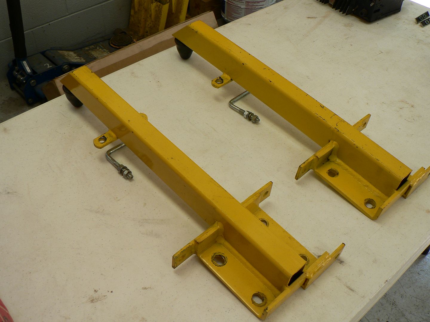 LAKEWOOD TRACTION ACTION BARS The Supercar Registry